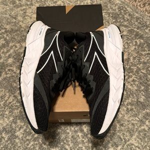 Diadora Mythos Blushield Volo 2 Glam Women’s 7.5